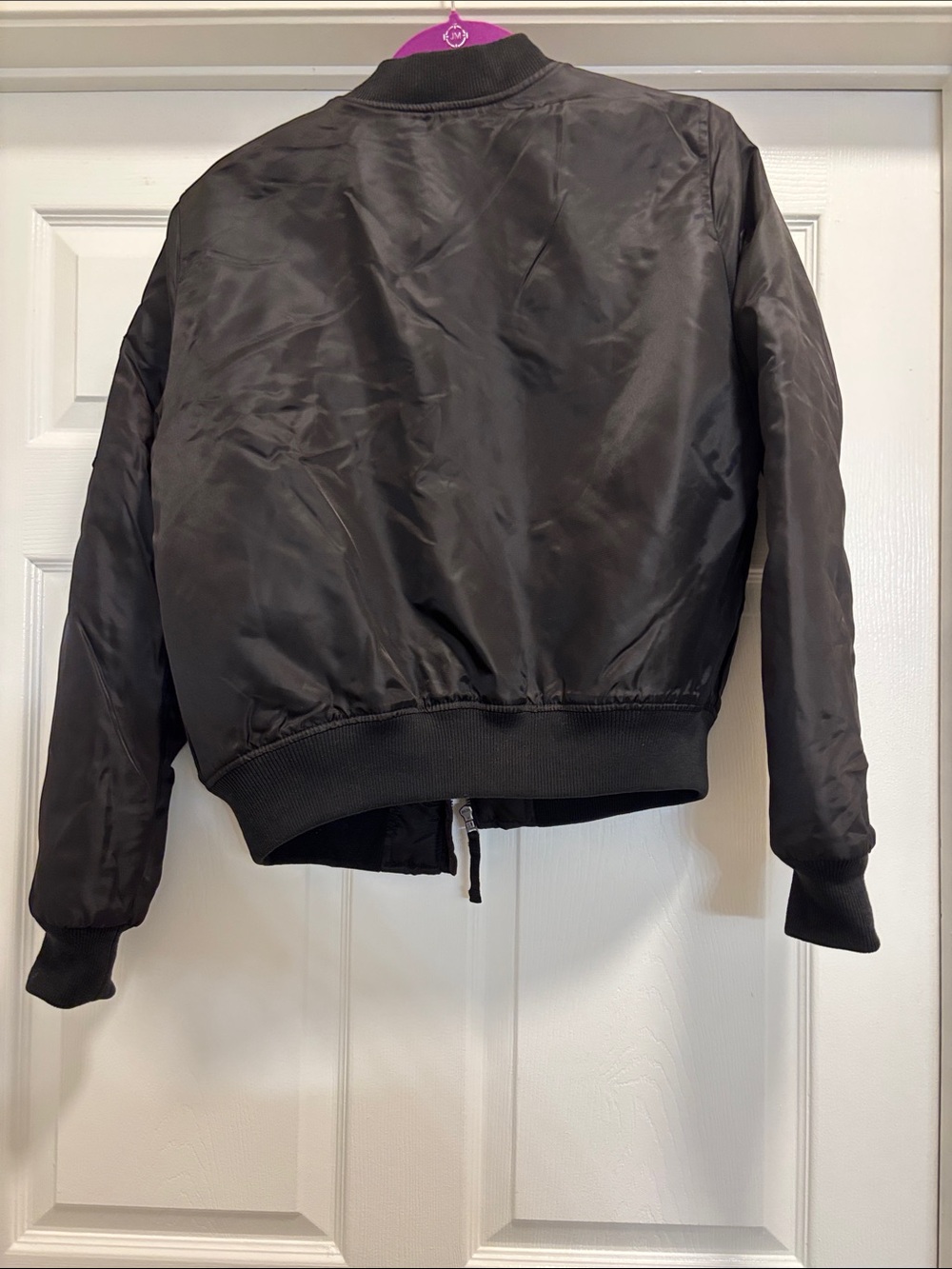 NWOT Hollister Black Bomber Jacket with Pink Lining - Picture 8 of 9